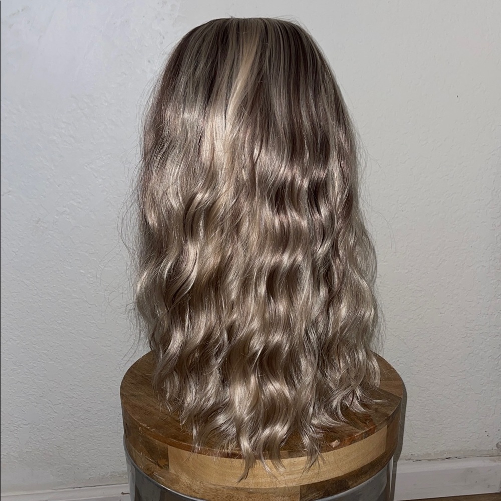 Elegant Wavy Blonde Wig #L